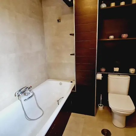 Acogedor Con Piscina Y Amplia Vista