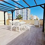 Acogedor Con Piscina Y Amplia Vista Apartamento