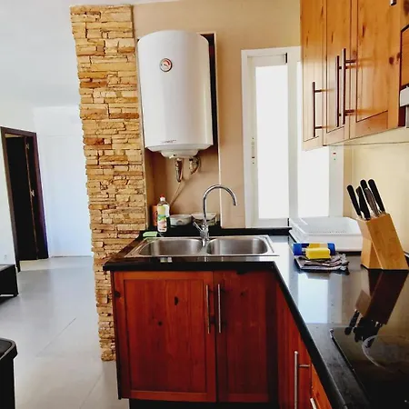 Acogedor Con Piscina Y Amplia Vista *