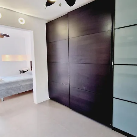 Acogedor Con Piscina Y Amplia Vista *